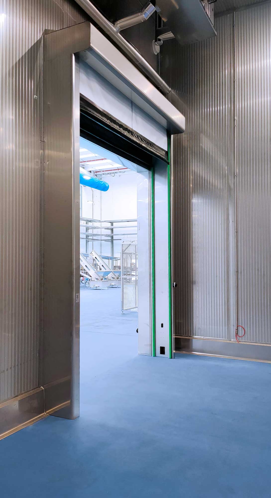 AMTR Freeze 2 | High-Speed Double Curtain Freezer Door