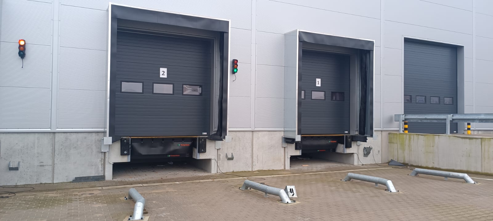 AMTR-P pneumatische Torabdichtung für energieeffiziente Verladerampen und Kühlhäuser
